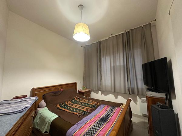 MEZE CENTRE Appartement T3 rénové de 51m2 en rdc