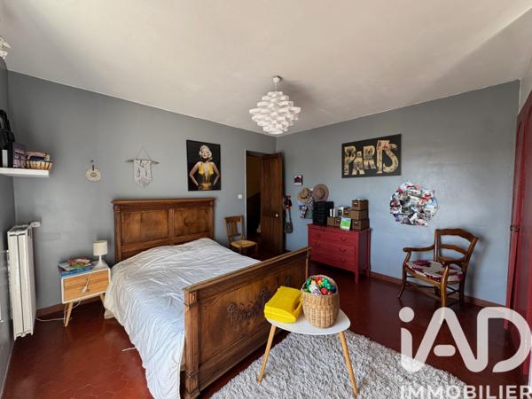 Maison à vendre 8 pièces 160 m² Saint-Saturnin-lès-Avignon
