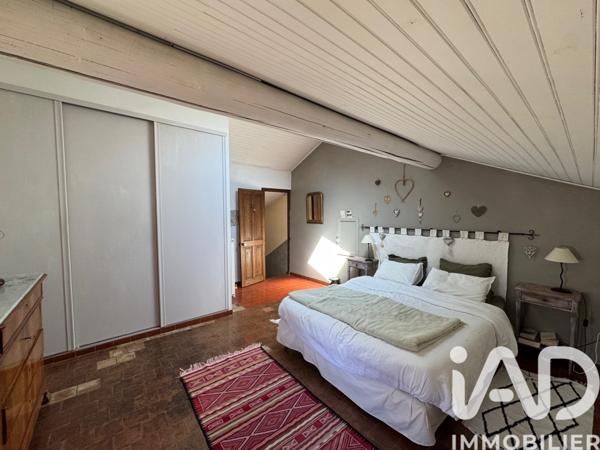 Maison à vendre 8 pièces 160 m² Saint-Saturnin-lès-Avignon