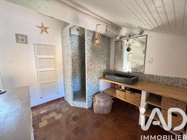 Maison à vendre 8 pièces 160 m² Saint-Saturnin-lès-Avignon