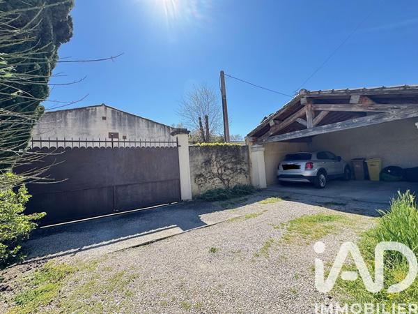 Maison à vendre 8 pièces 160 m² Saint-Saturnin-lès-Avignon