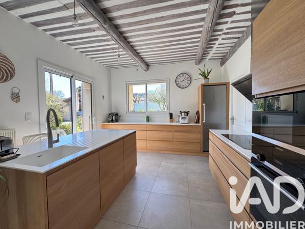 Maison à vendre 8 pièces 160 m² Saint-Saturnin-lès-Avignon