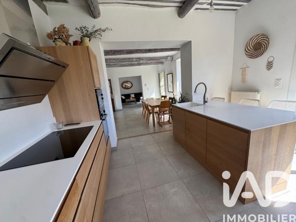 Maison à vendre 8 pièces 160 m² Saint-Saturnin-lès-Avignon