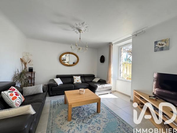 Maison à vendre 8 pièces 160 m² Saint-Saturnin-lès-Avignon