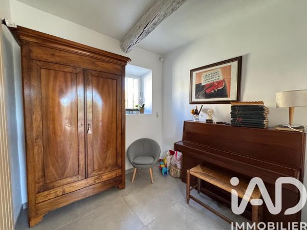 Maison à vendre 8 pièces 160 m² Saint-Saturnin-lès-Avignon