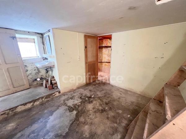 Maison de village lumineuse 2 chambres avec cave aménageable à Revest-du-Bion (04) proche Banon – Idéal investissement locatif
