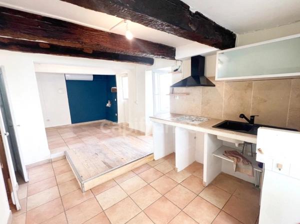 Maison de village lumineuse 2 chambres avec cave aménageable à Revest-du-Bion (04) proche Banon – Idéal investissement locatif