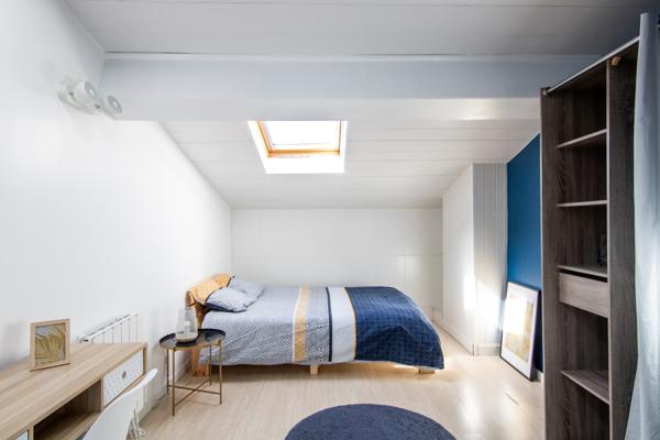 Bordeaux (33000) Dernier étage T4 52 m² carrez / 83 m² au sol