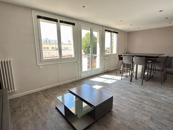 Appartement 4 pièces avec balcon et cave