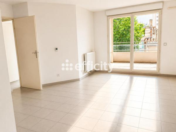 Appartement
         3 pièces
        - 57 m² 240 000 € *