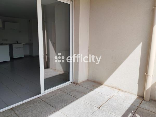 Appartement
         3 pièces
        - 57 m² 240 000 € *