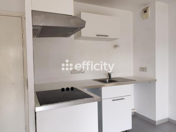 Appartement
         3 pièces
        - 57 m² 240 000 € *