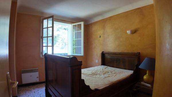 Maison
         5 pièces
        - 130 m² 350 000 € *