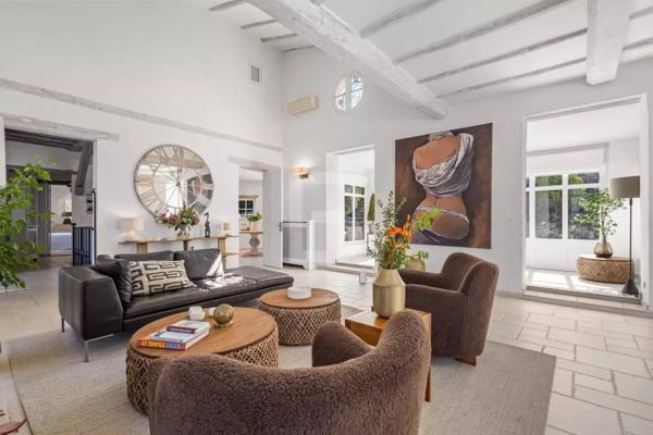 En exclusivité — Propriété d’exception en pierre, vue panoramique, Le Rouret