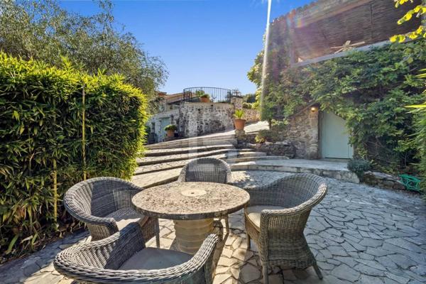 En exclusivité — Propriété d’exception en pierre, vue panoramique, Le Rouret