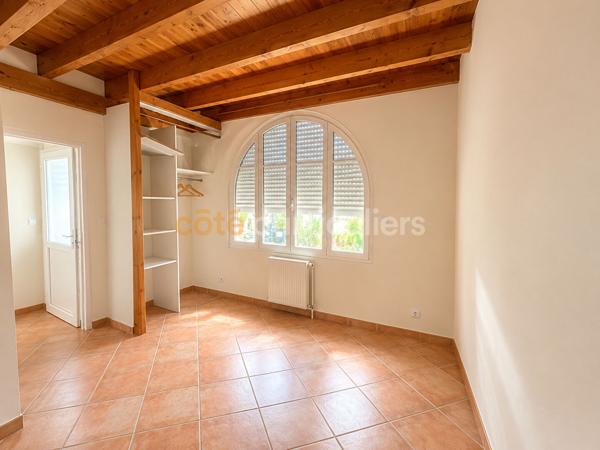 Vente
                Maison53,881 m² - 3 Pièces -
                    ROYAN (17200)