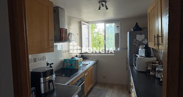 À vendre Appartement 4 pièces 94 m² - Marseille 13004