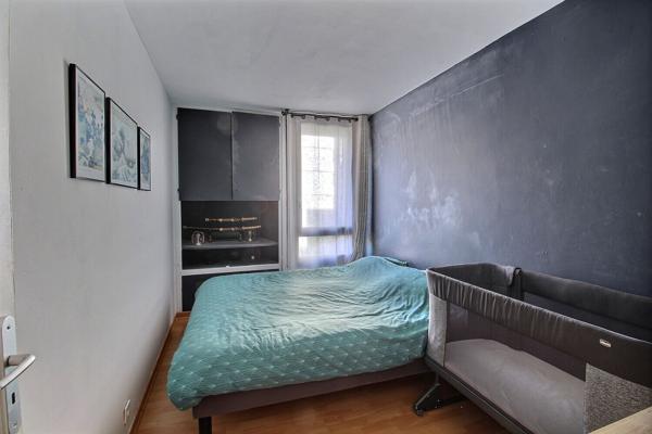 Appartement Elancourt 4 pièces 79 m2 avec parking sous-sol et cave