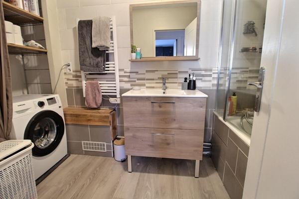 Appartement Elancourt 4 pièces 79 m2 avec parking sous-sol et cave