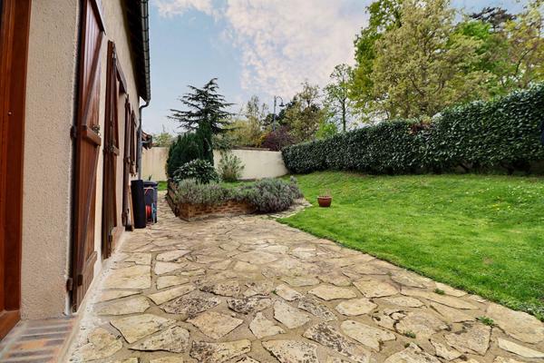 Maison familiale 7 pièces à vendre à Saint Prix + GARAGE + JARDIN.