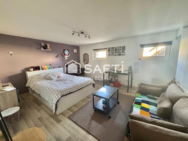 PAVILLON 5 CHAMBRES ET GARAGE A AIFFRES