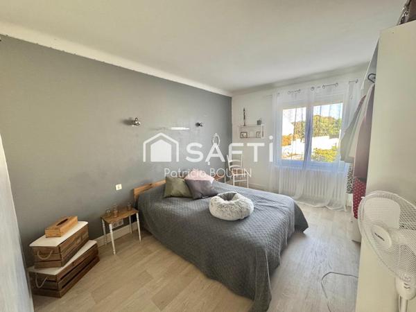 PAVILLON 5 CHAMBRES ET GARAGE A AIFFRES