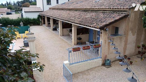 Complexe de 7 gîtes avec logement privé, piscine