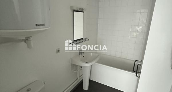 Location Studio meublé 43 m² - Valence 26000