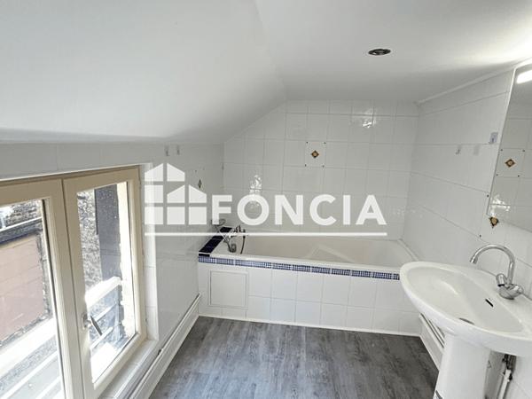 Location Appartement 5 pièces 118.5 m² - 29 RUE DU MOULIN Charleville Mezieres 08000