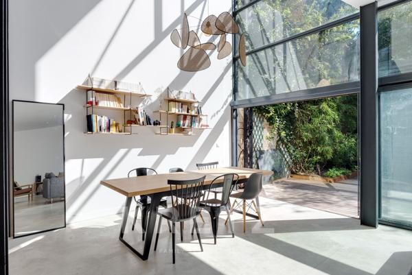 Loft comme une maison entièrement rénové