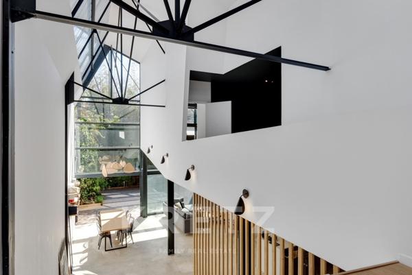 Loft comme une maison entièrement rénové
