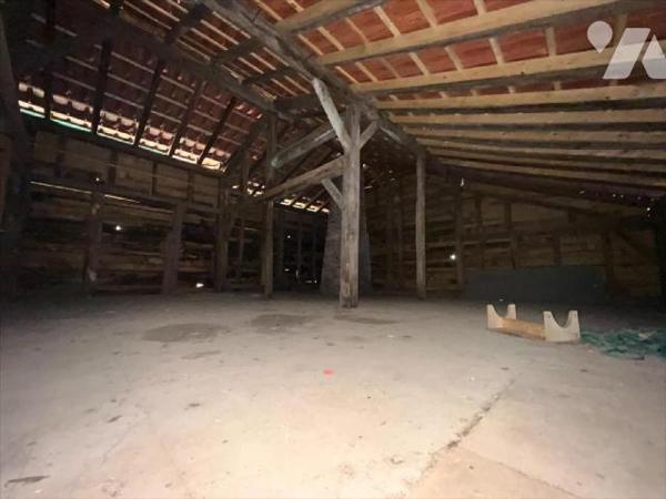 REF 1003569
Ensemble immobilier en plein coeur du village de Bias à 15 min de la plage d'enviro...