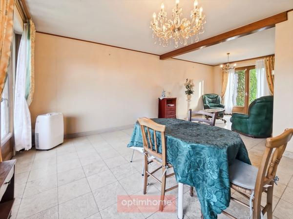 MAISON INDIVIDUELLE – 3 CHAMBRES – JARDIN – GARAGE + 5 GARAGES LOUÉS