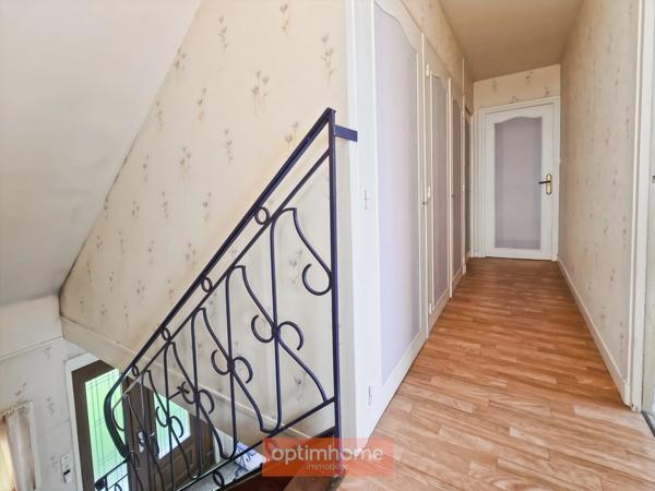 MAISON INDIVIDUELLE – 3 CHAMBRES – JARDIN – GARAGE + 5 GARAGES LOUÉS