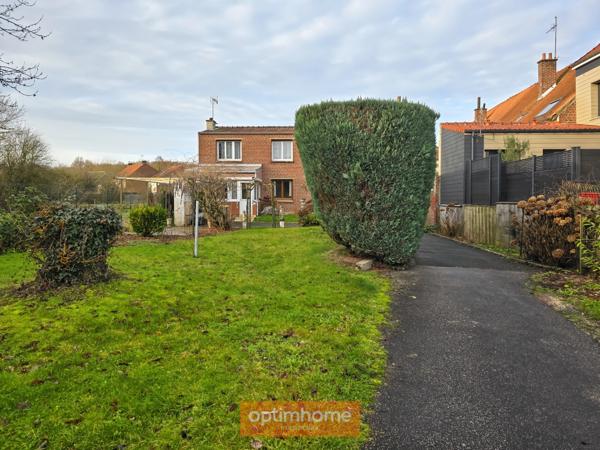 MAISON INDIVIDUELLE – 3 CHAMBRES – JARDIN – GARAGE + 5 GARAGES LOUÉS