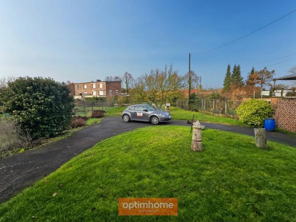 MAISON INDIVIDUELLE – 3 CHAMBRES – JARDIN – GARAGE + 5 GARAGES LOUÉS