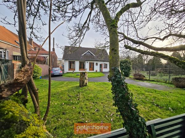 MAISON INDIVIDUELLE – 3 CHAMBRES – JARDIN – GARAGE + 5 GARAGES LOUÉS