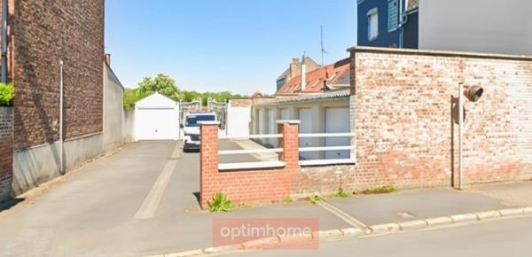 MAISON INDIVIDUELLE – 3 CHAMBRES – JARDIN – GARAGE + 5 GARAGES LOUÉS