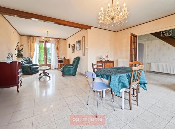 MAISON INDIVIDUELLE – 3 CHAMBRES – JARDIN – GARAGE + 5 GARAGES LOUÉS
