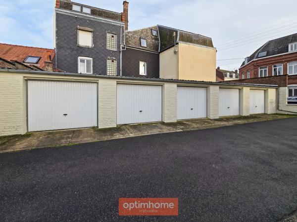 MAISON INDIVIDUELLE – 3 CHAMBRES – JARDIN – GARAGE + 5 GARAGES LOUÉS