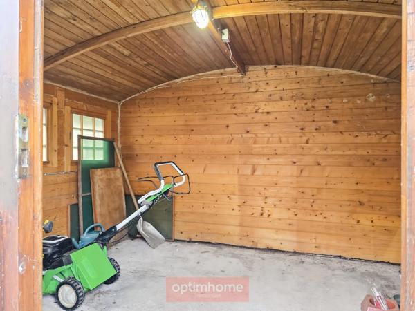 MAISON INDIVIDUELLE – 3 CHAMBRES – JARDIN – GARAGE + 5 GARAGES LOUÉS