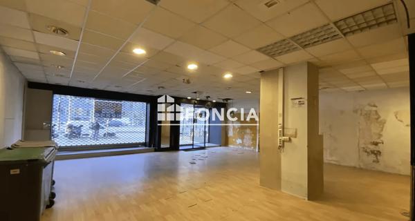 Location Local commercial 200 m² - Paris 75017