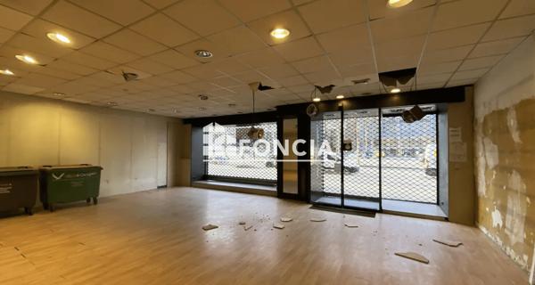 Location Local commercial 200 m² - Paris 75017