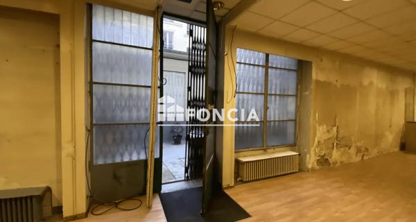 Location Local commercial 200 m² - Paris 75017