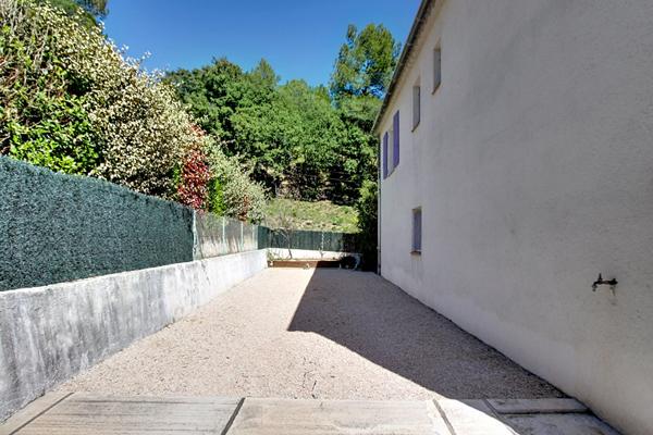 A VENDRE en EXCLUSIVITÉ sur TARADEAU Maison de 127 m² VUE DOMINANTE & CHARME PROVENÇAL