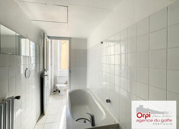 Appartement à louer    3 pièces •  Ajaccio