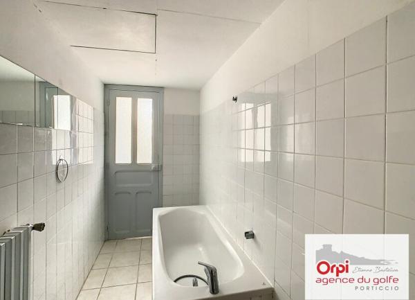 Appartement à louer    3 pièces •  Ajaccio