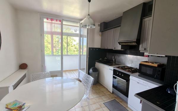 Appartement à vendre    4 pièces • 71,62 m2 Saint-Martin-d'Hères