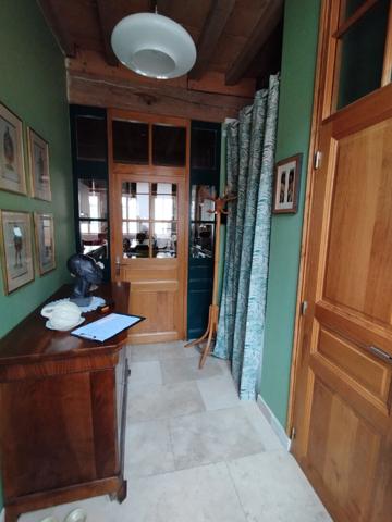 Maison Bourguignonne d'exception de 249 m2 - Un bien rare. Cette demeure offre de nombreuses possibilités - Gites - Maison Familiale - au Coeur du centre ville de Tournus