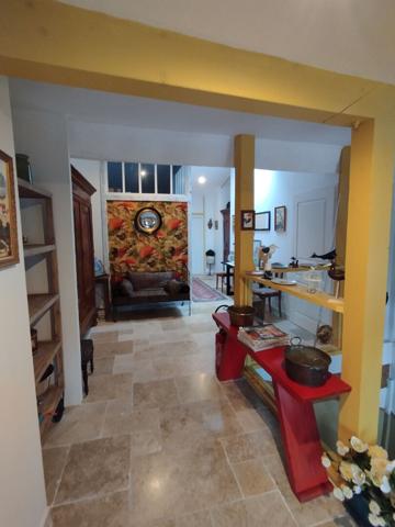 Maison Bourguignonne d'exception de 249 m2 - Un bien rare. Cette demeure offre de nombreuses possibilités - Gites - Maison Familiale - au Coeur du centre ville de Tournus
